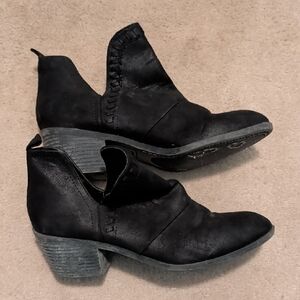 Rock & Candy Black Ankle Booties